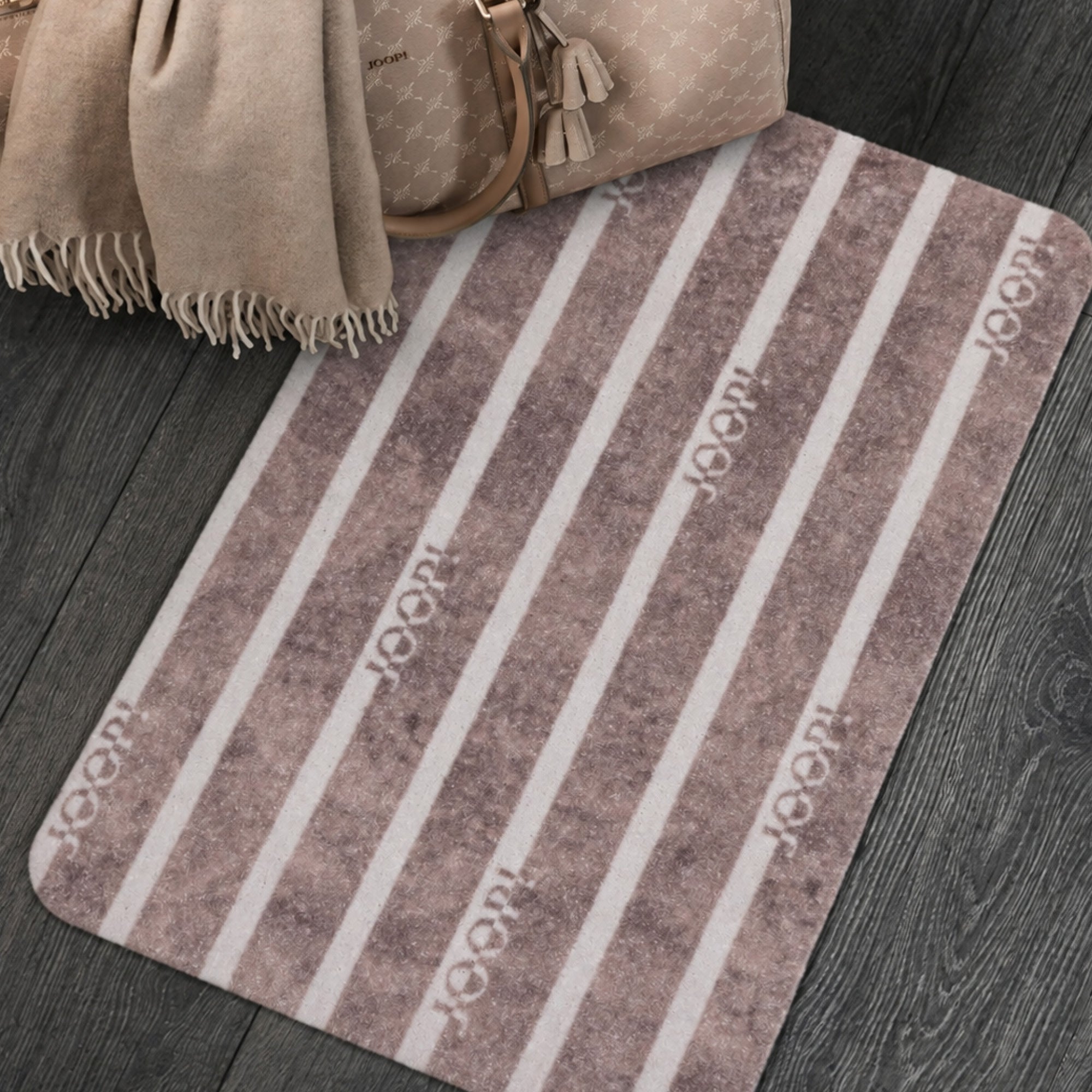 JOOP! Fußmatte WELCOME MATS Logo Stripes - robust & komfortabel