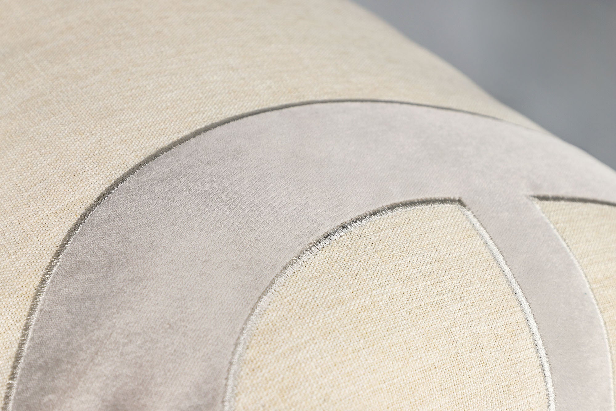 AIGNER Zierkissenhülle 40x60 cm – Strukturstoff mit Samt, Beige/Grün
