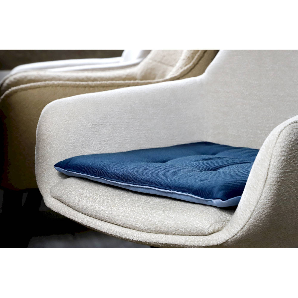 TT-SK-DoveChairpad