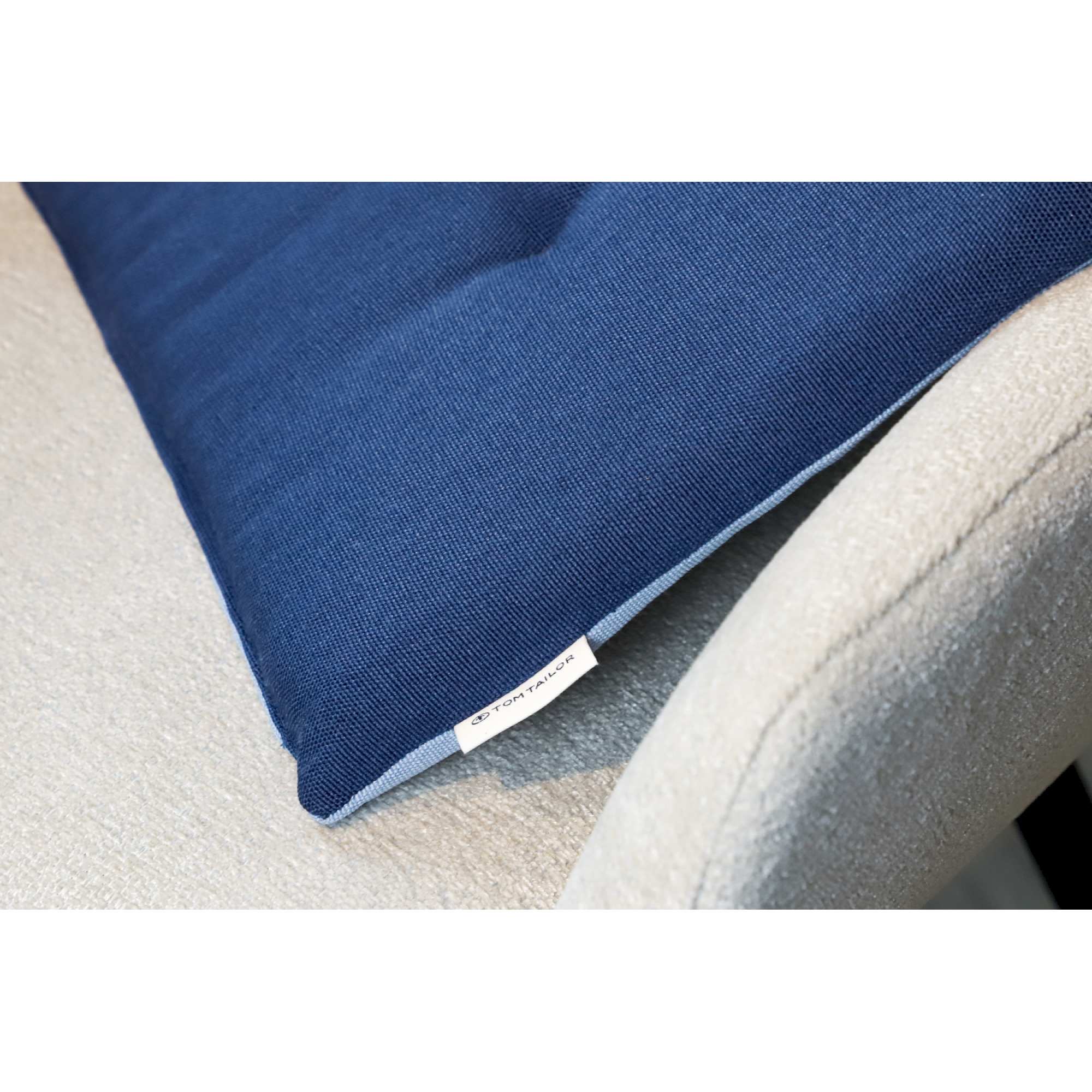 TT-SK-DoveChairpad
