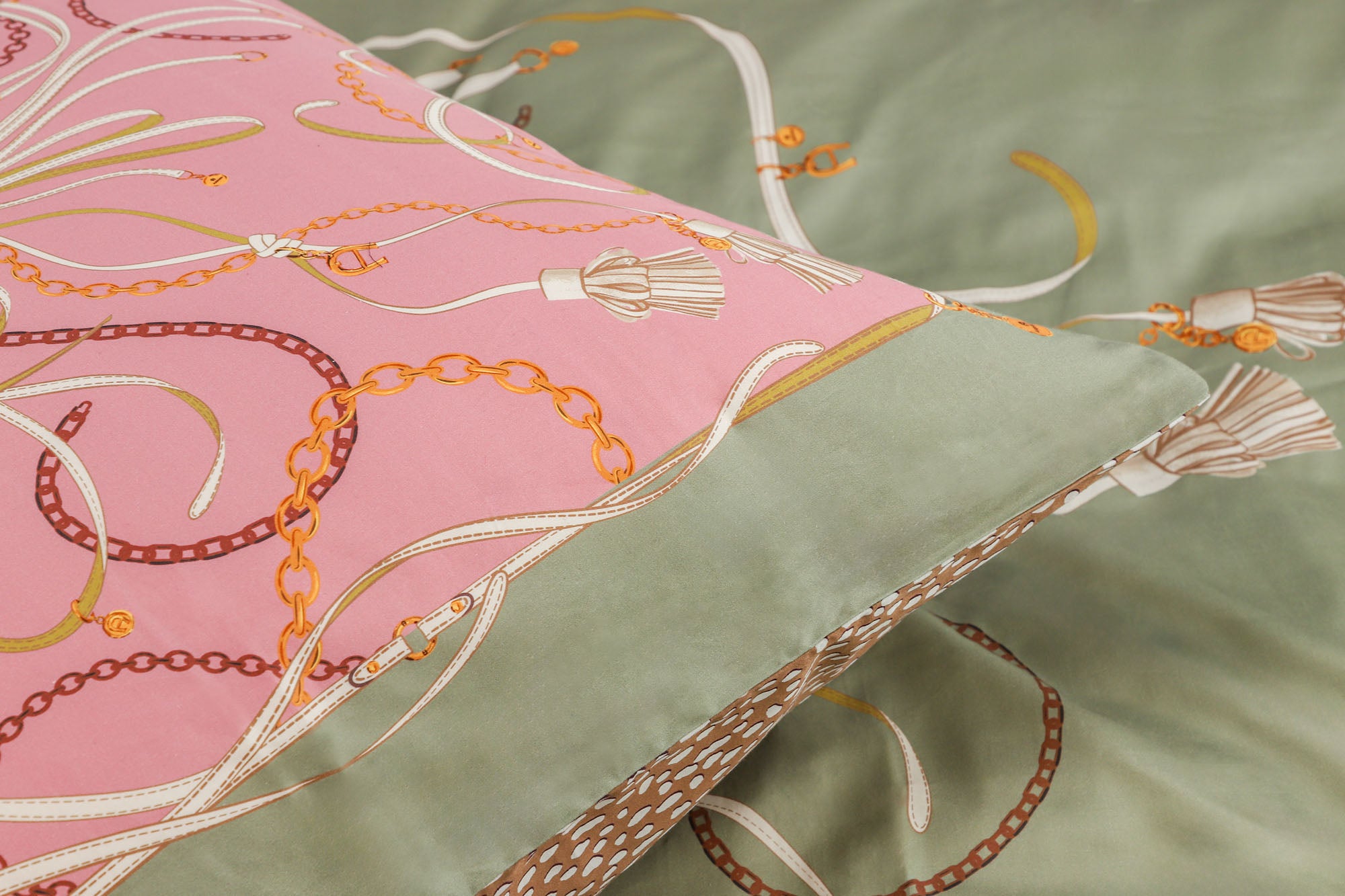 AIGNER Satin Bettwäsche 135x200 / 155x220 / 200x200 – Baumwolle, Reißverschluss