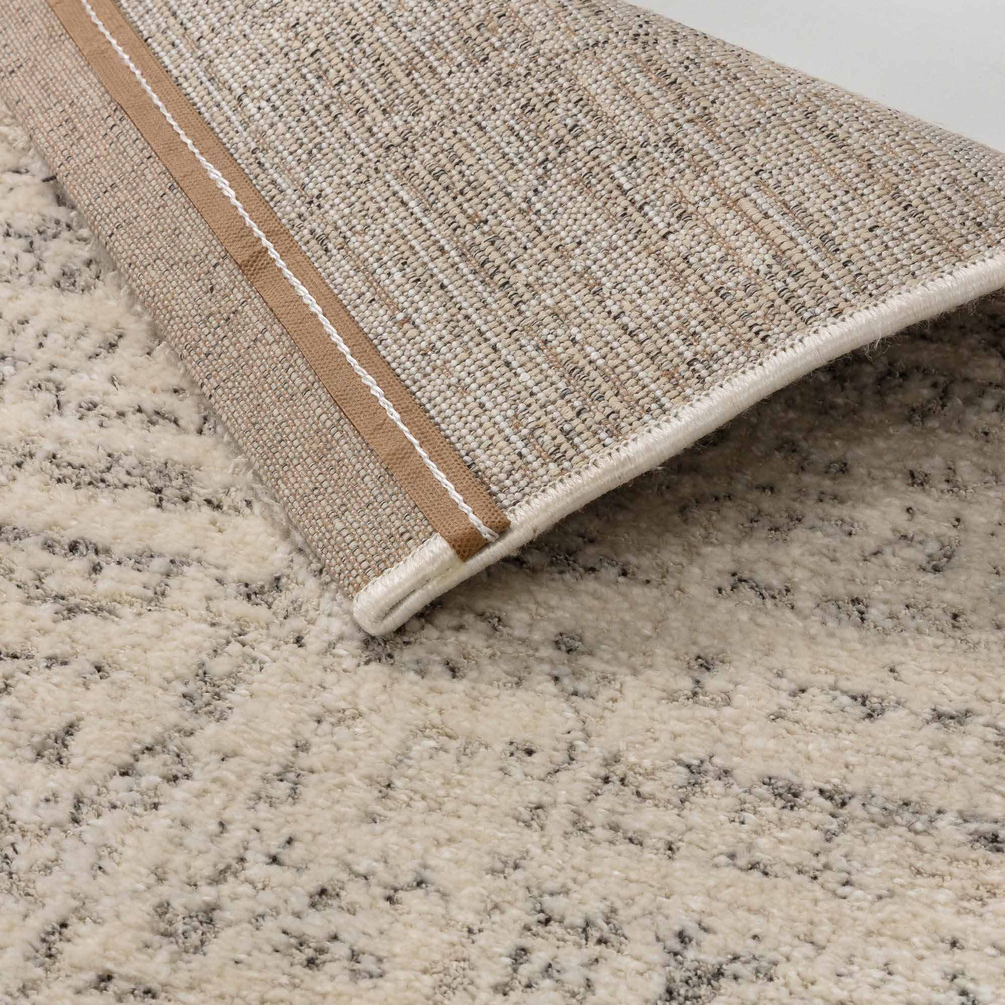 Teppich MAGLIE – eleganter Kurzflor