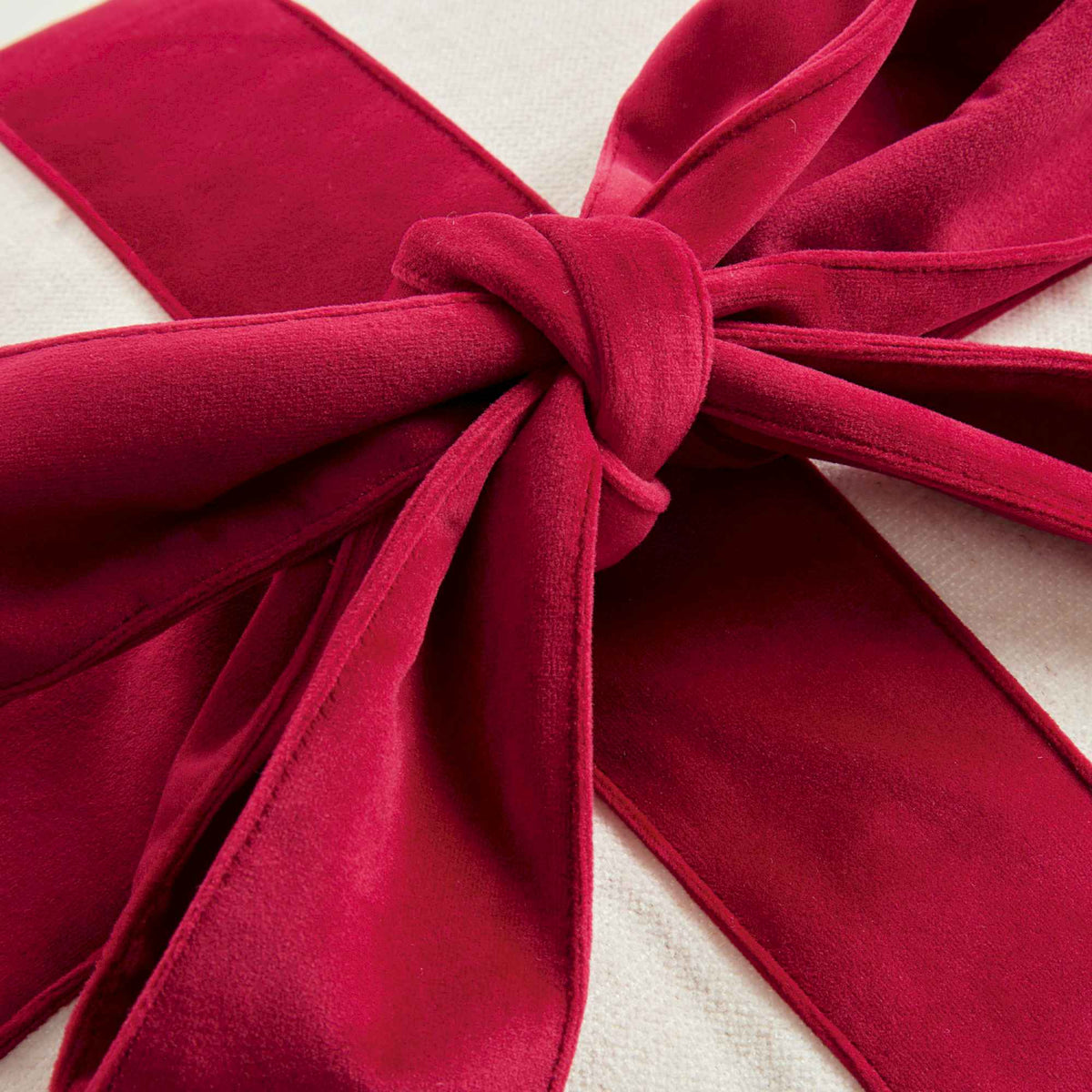TOM TAILOR Weihnachtskissenhüllen – festlich, weich & stilvoll aus Chenille, Velvet & Strick in verschiedenen Größen